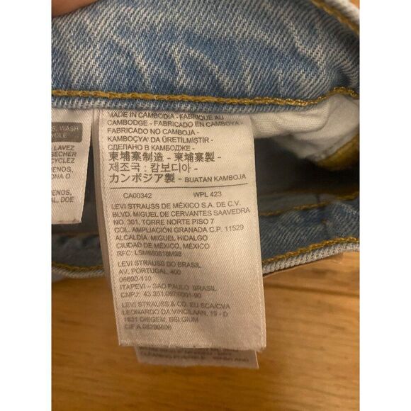 Levi's women's Light Wash button fly high rise 31W x 32L cotton jeans - Picture 5 of 11